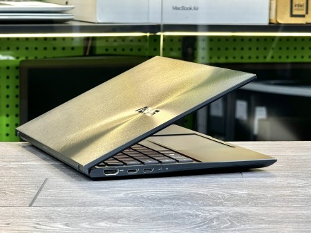 Asus Zenbook UX435E 5